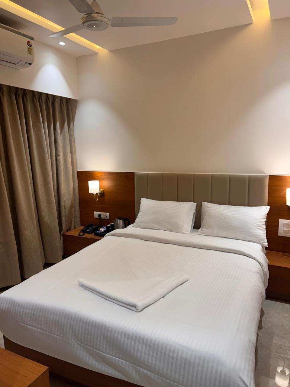Hotel Neem Heritage Ширді Екстер'єр фото