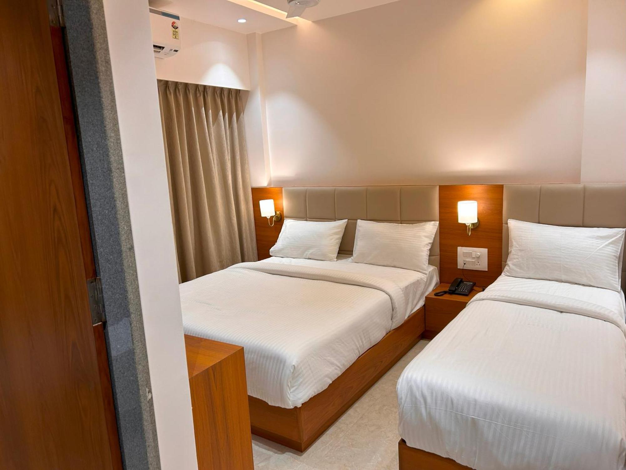 Hotel Neem Heritage Ширді Екстер'єр фото