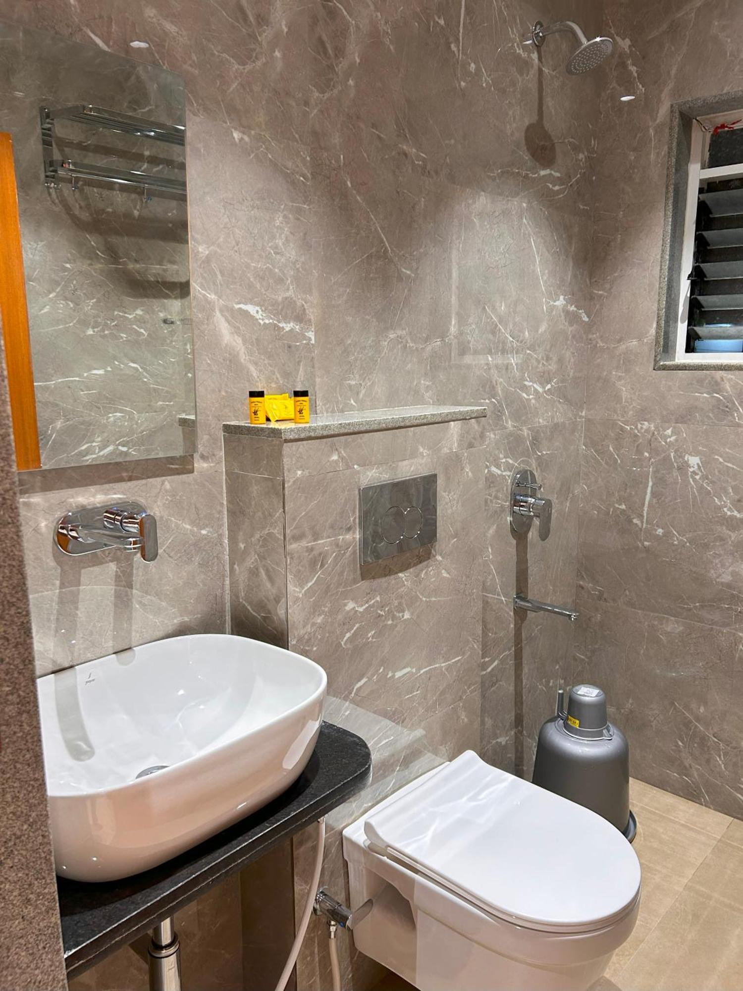Hotel Neem Heritage Ширді Екстер'єр фото